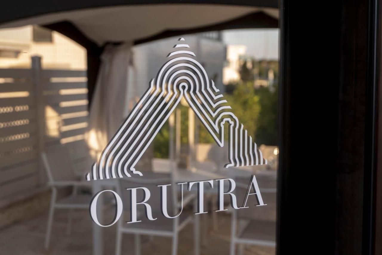 Orutra Villa Ночи Екстериор снимка