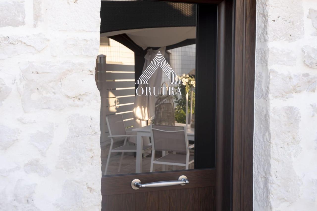 Orutra Villa Ночи Екстериор снимка